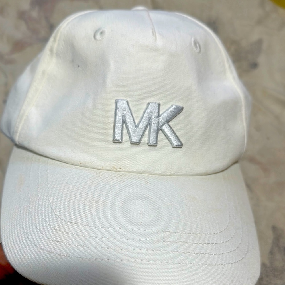 Michael Kors Cream Cap with Silver Logo